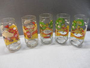 lot 91 image: Camp Snoopy Collection Glasses