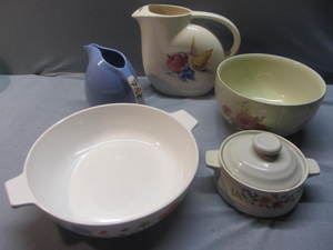 lot 94 image: Hall, Knowles, Pitchers & Casseroles