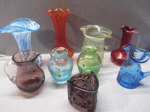 lot 100 image: Vases & Pitchers
