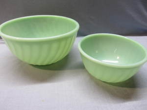 lot 111 image: Jadeite Bowls