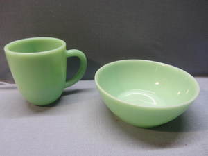 lot 112 image: Jadeite Restaurant Ware