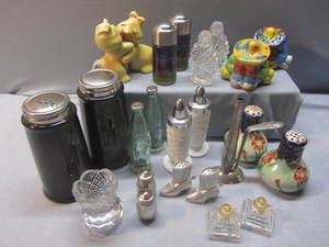 lot 118 image: Salt & Pepper Shakers