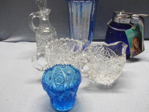 lot 141 image: Pioneer Woman Syrup, Vase