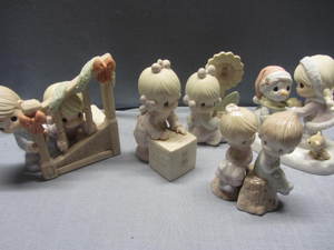 lot 147 image: Precious Moments