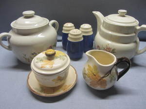 lot 146 image: Franciscanware, Dripolator, SPs