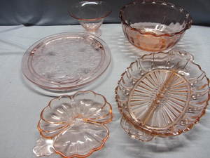 lot 153 image: Pink Depression Glass