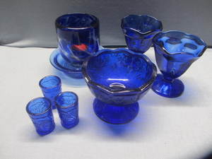 lot 135 image: Cobalt Sundaes, Childs Glasses