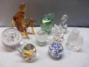 lot 159 image: Paperweights