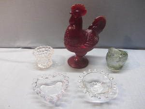 lot 164 image: Rooster Nester, Beaded Edge