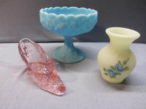 lot 172 image: Fenton, Satin Glass