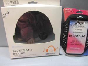 lot 179 image: Bluetooth Beanie, Armband