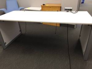lot 15 image: MSRP $4200&nbspHIGH QUALITY STEELCASE UNIVERSAL WHITE&nbspHIGH PRESSURE LAMINATE DESK WITH FULL WIRING AND CABLE MANAGEMENT SYSTEM - EXCELLENT CONDITION