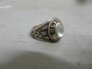 lot 9 image: Class Ring
