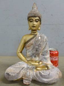 lot 13 image: Mantle Decoration