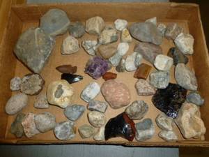 lot 17 image: Collector Rocks