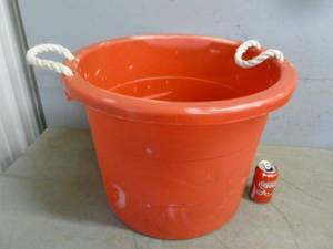 lot 41 image: Beverage Tub