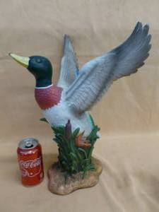 lot 66 image: Mantle Decoration