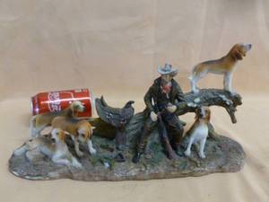 lot 68 image: Mantle Decoration