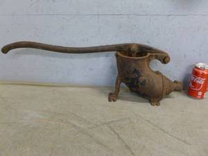 lot 79 image: Antique Sausage Stuffer