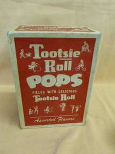 lot 130 image: Vintage Tootsie Pop Box