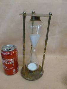 lot 132 image: Brass Hour Glass