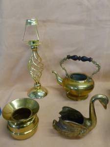 lot 133 image: Brass Decor