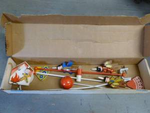 lot 144 image: Vintage Crib Mobil