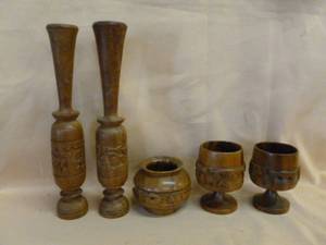 lot 169 image: Wooden Decor Set