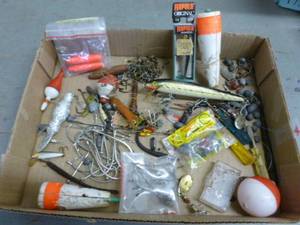 lot 170 image: Fishing Baits
