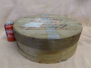 lot 177 image: Vintage Cheese Box