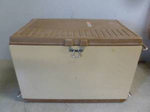 lot 195 image: Vintage Coleman Cooler