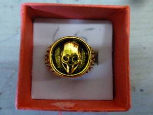 lot 198 image: Mens Ring