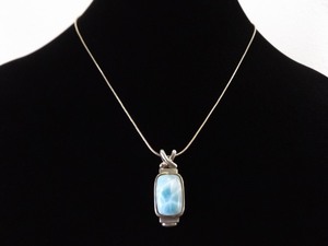 lot 1 image: .925 Sterling Silver Larimar Cabochon Pendant Necklace