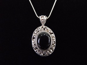 lot 16 image: .925 Sterling Silver Black Onyx Cabochon Pendant Necklace