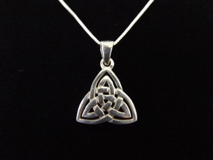 lot 28 image: .925 Sterling Silver Celtic Knot Pendant Necklace