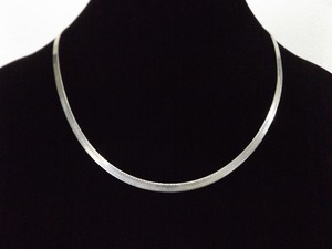 lot 31 image: .925 Sterling Silver Wider Herring Bone Necklace