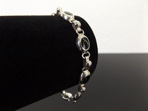 lot 33 image: .925 Sterling Silver Inlayed Black Onyx Bracelet