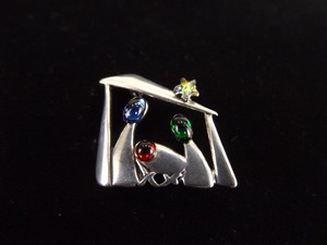 lot 46 image: .925 Sterling Silver Nativity Brooch