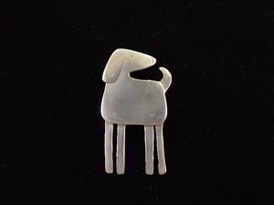 lot 48 image: .925 Sterling Silver Puppy Brooch