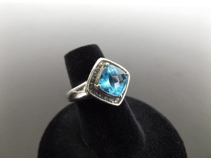 lot 52 image: .925 Sterling Silver Cushion Cut Topaz Crystal Ring Size 5.75