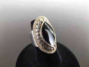 lot 60 image: .925 Sterling Silver Inlayed Onyx Ring Size 5.75