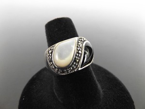 lot 62 image: .925 Sterling Silver Art Nouveau Yin Yang Onyx and Pearl Ring Size 7