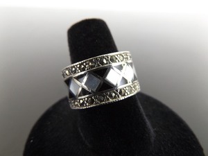 lot 63 image: .925 Sterling Silver Art Deco Inlayed Onyx and Pearl Checkered Ring Size 8
