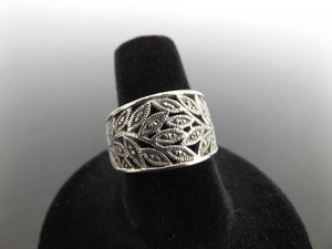lot 66 image: .925 Sterling Silver Art Nouveau Leaf Vine Ring Size 7.75