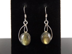 lot 85 image: .925 Sterling Silver Labradorite Cabochon Dangle Hook Earrings