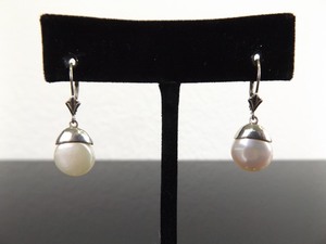 lot 98 image: .925 Sterling Silver Pearl Dangle Latch Hook Earrings