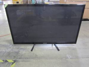 lot 5 image: Samsung PN51D450 51-Inch 720p 600 Hz Plasma HDTV