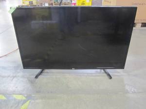 lot 6 image: LG Electronics 43LH5700 43-Inch 1080p Smart LED TV