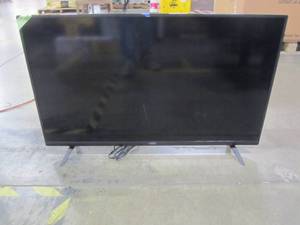 lot 9 image: Vizio V405-G9 40-inch 4K 2160p 120hz LED Smart HDR Ultra HDTV