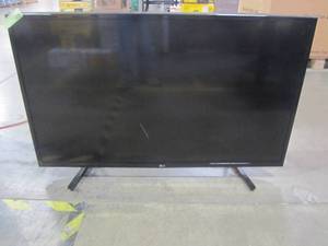 lot 11 image: LG Electronics 43LH5700 43-Inch 1080p Smart LED TV